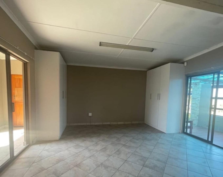 Commercial Property for Sale in Cove Ridge East Eastern Cape